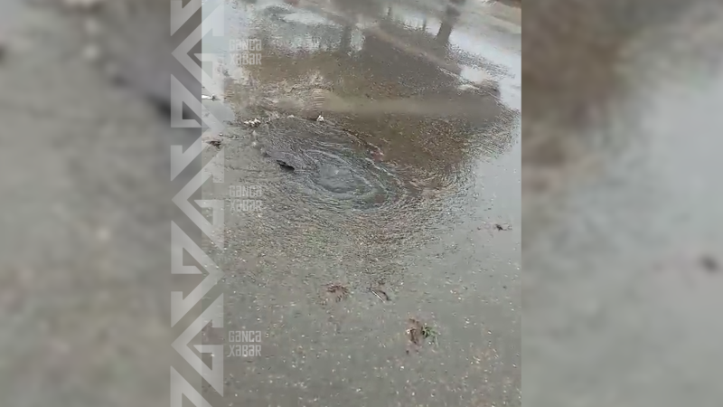 Yağışdan sonra avtomobil və piyadaların hərəkətinə maneələr yaranıb