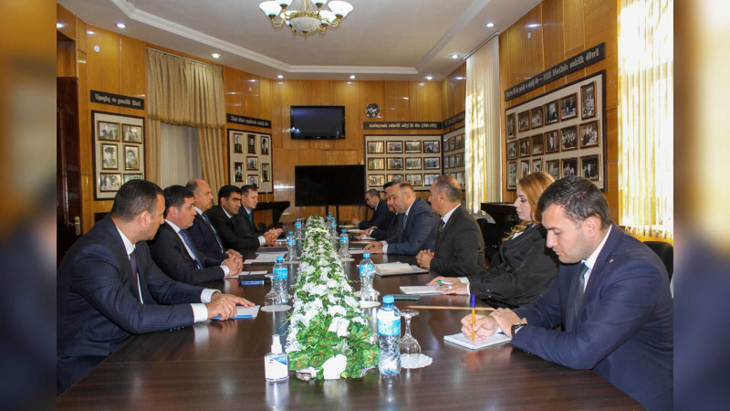 ADAU-nun əməkdaşları bir qrup publik hüquqi şəxslə görüşüblər