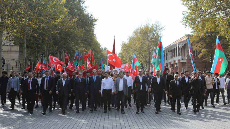 Türkiyənin 100 illik yubileyi münasibətilə yürüş təşkil olunub