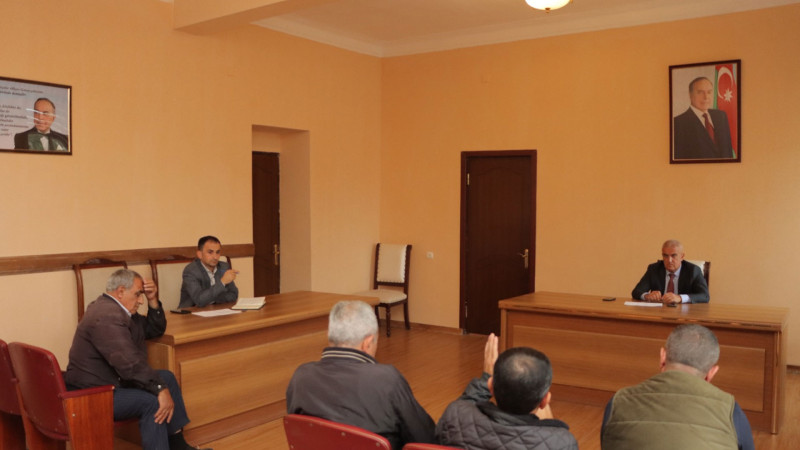 İcra Hakimiyyətinin nümayəndələri vətəndaşları qəbul ediblər