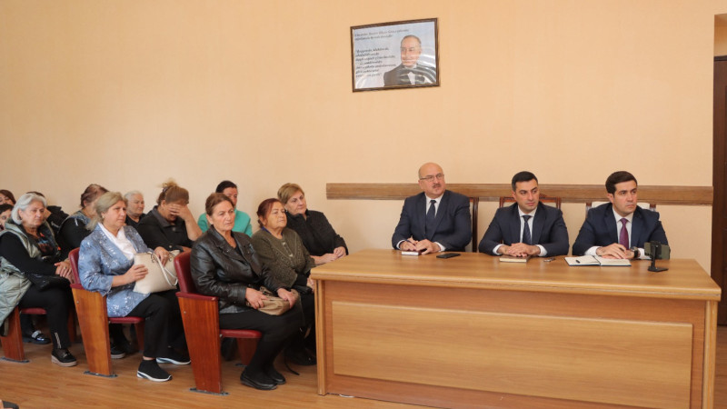 Şəhid ailələrinin müraciətləri dinlənilib