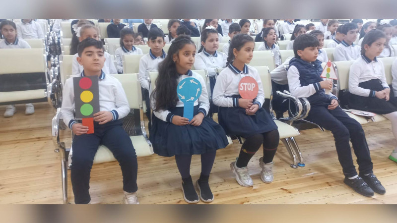 DYP əməkdaşları məktəblilərlə görüşüblər