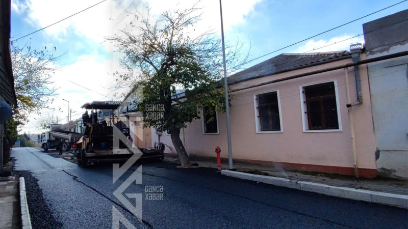 Şəhərin daha bir küçəsində yol infrastrukturu salınır