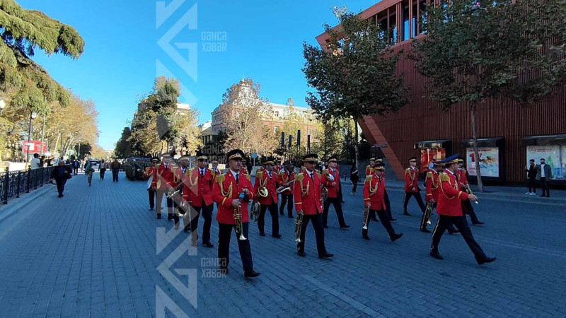 Hərbçilərin Zəfər yürüşü keçirilib