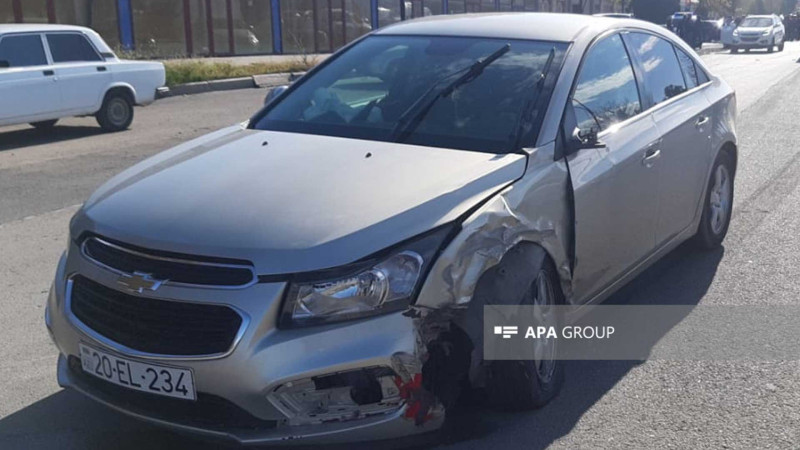 Üç maşın toqquşub: xəsarət alanlar var