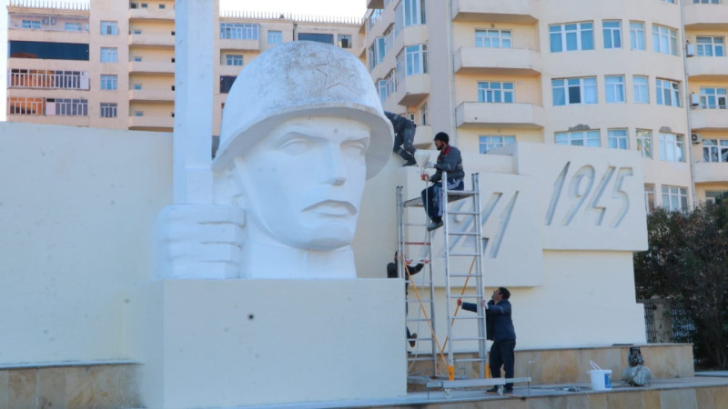 Şəhərin küçə və prospektlərində abadlıq işləri aparılıb