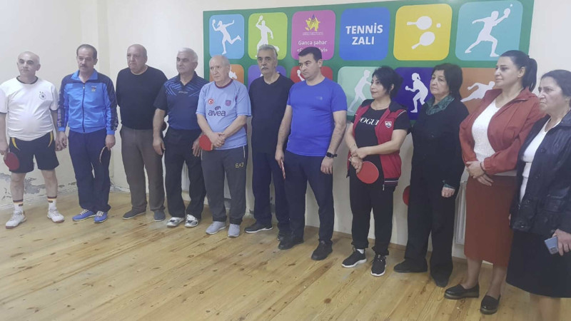 Gənclər Evində müəllimlər arasında stolüstü tennis yarışı keçirilib