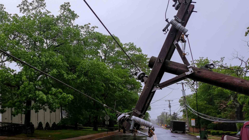 Güclü külək elektrik enerjisinin verilişində fasilə yaradıb