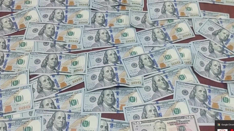 Bir evdən 6 min dollar və 40 minlik qızıl-zinət əşyaları oğurlanıb
