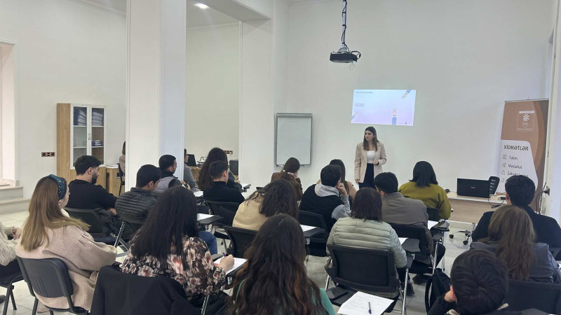 Marketinqin əsasları mövzusunda maarifləndirici təlim keçirilib
