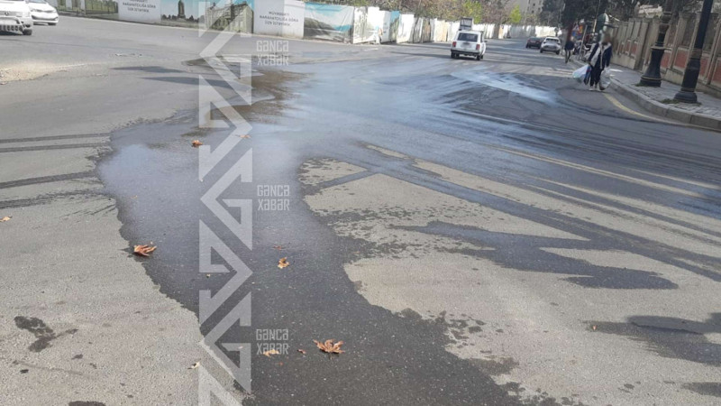 Şəhərin daha bir küçəsində su borusu partlayıb