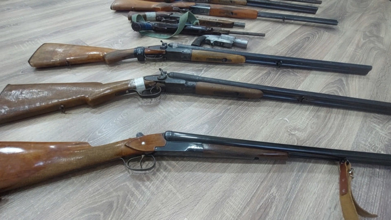 25 nəfər qanunsuz saxladığı silahları təhvil verib