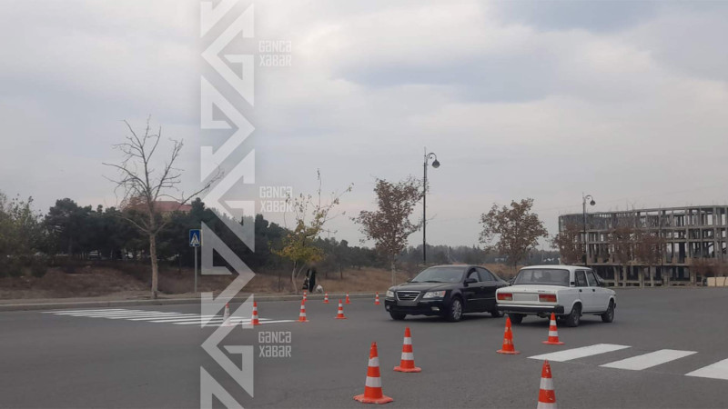 28 May küçəsində silinmiş piyada zolağı rənglənib