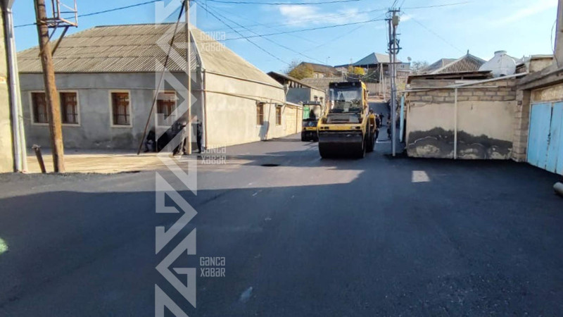 Şəhərin növbəti küçəsinə asfalt örtüyü salınır