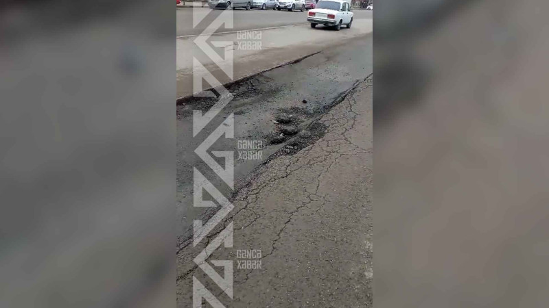 Yollardakı çöküntülər avtomobillərə təhlükə yaradır