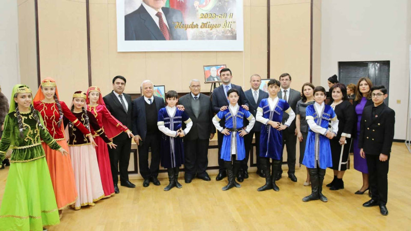 Regional Təhsil İdarəsinin inzibati binasında hesabat toplantısı baş tutub