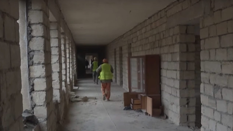 24 saylı orta məktəbdə əsaslı təmir işləri aparılır