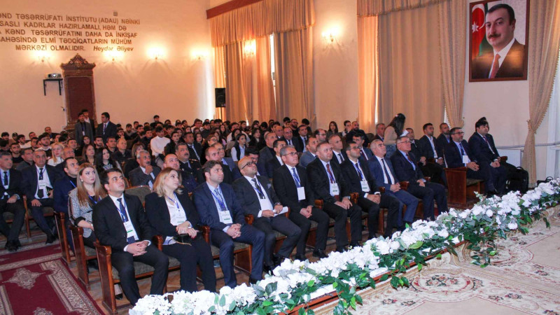 ADAU-da məzun forumu baş tutub