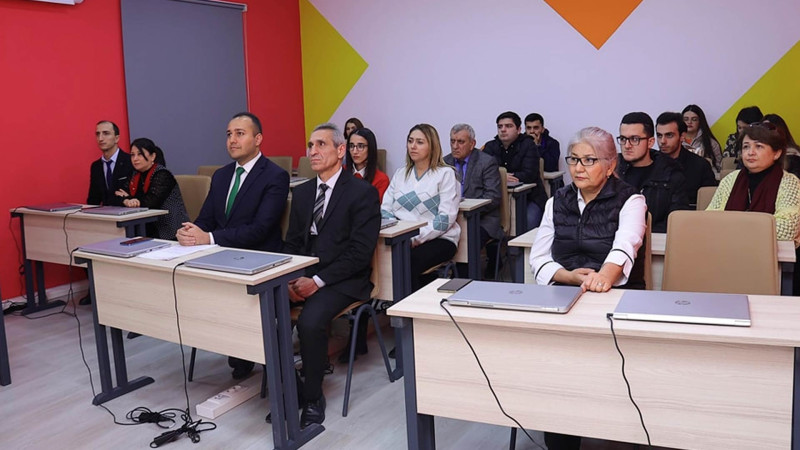 ATU-da xaricdən dəvət olunan professor tərəfindən təlimlər təşkil olunub