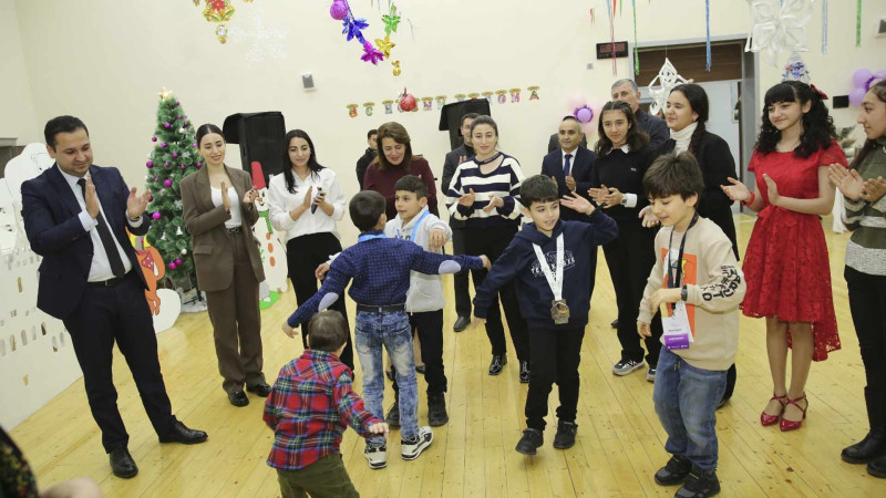 10 nömrəli tam orta məktəbdə bayram tədbiri təşkil olunub