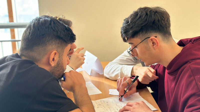 Gənclər intellektual oyunda biliklərini sınayıblar