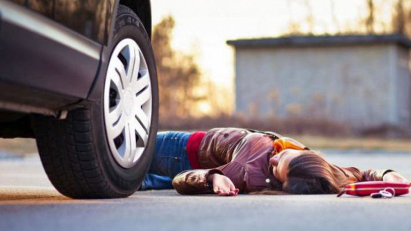 34 yaşlı qadını maşın vurub