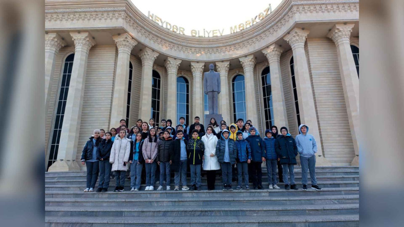 FRİTL-in şagird və müəllimləri Heydər Əliyev Mərkəzində olublar