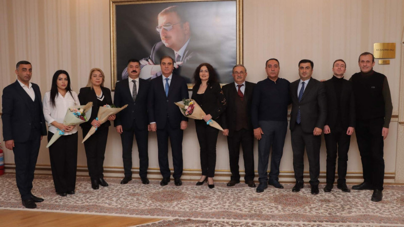 Niyazi Bayramov Gəncə Dövlət Dram Teatrının kollektivi ilə görüşüb