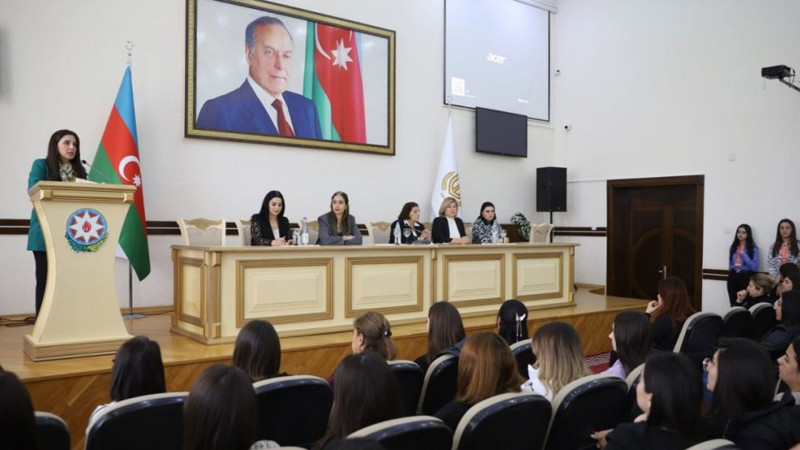 Tələbələr üçün erkən nikahla bağlı tədbir təşkil olunub