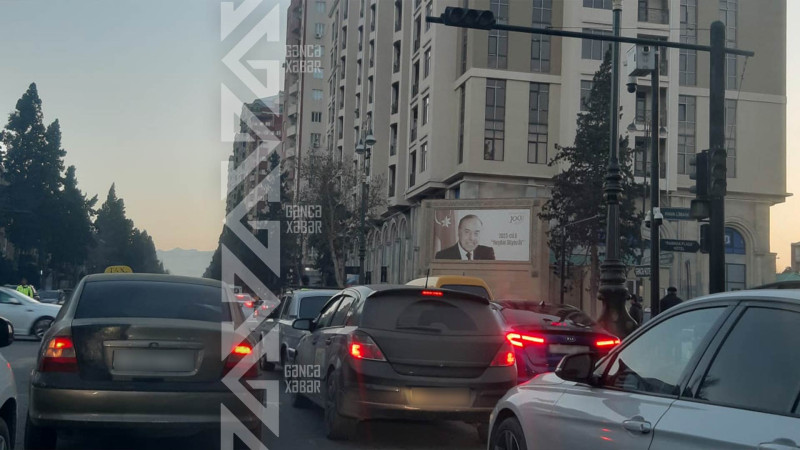 İşıqforun işləməməsi yolda tıxaca səbəb olub