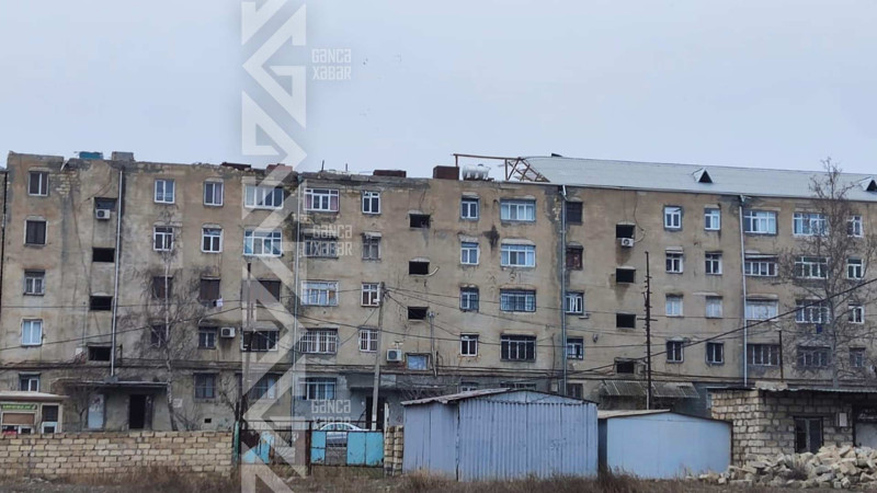 Binanın dağılan dam örtüyü təmir olunmayıb