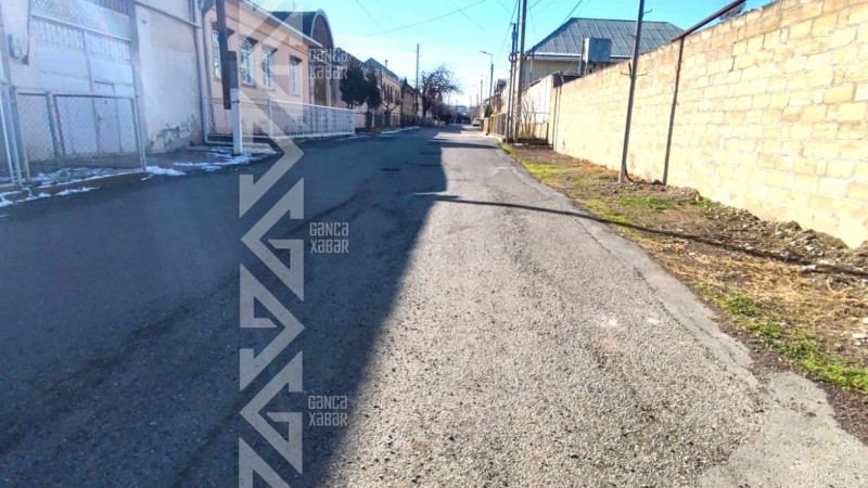 Sürücülər və piyadalar üçün yollarda maneə yaranıb