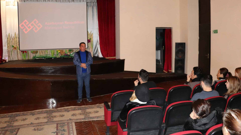 Dövlət Kukla Teatrında 20 Yanvar faciəsi qurbanlarının xatirəsi anılıb