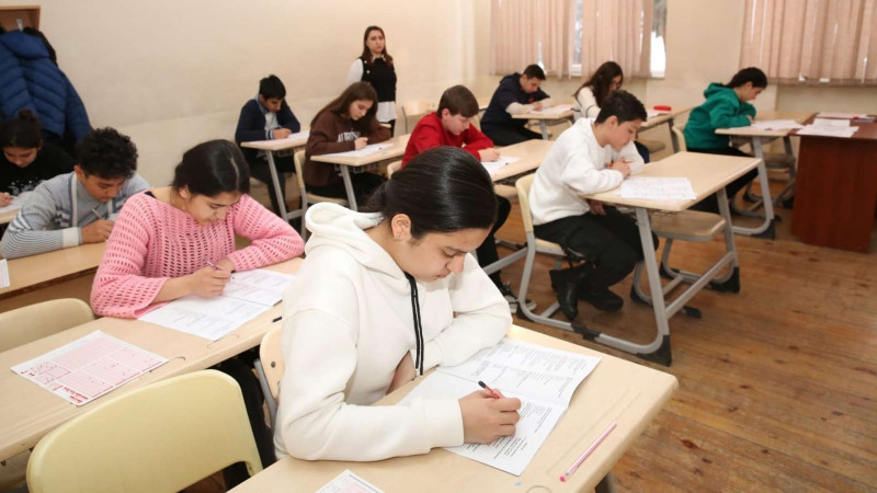 Müsabiqədə şagirdlər biliklərini sınayıblar