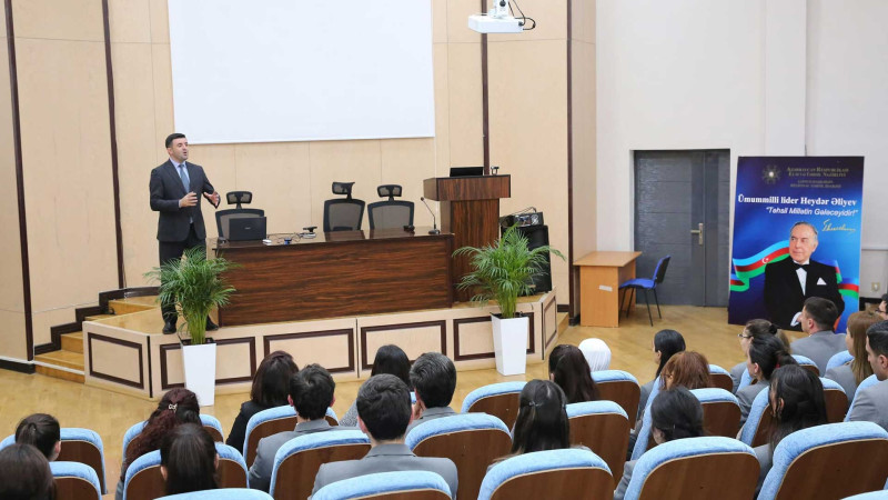 Təhsil ocaqlarında “Məktəblinin dostu” layihəsinin əməkdaşları ilə görüş keçirilib