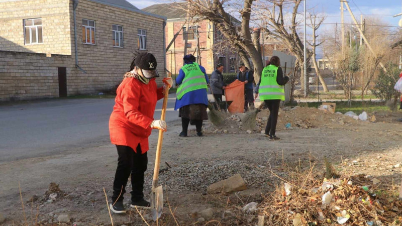 Şəhərin bir sıra küçələri təmizlənib