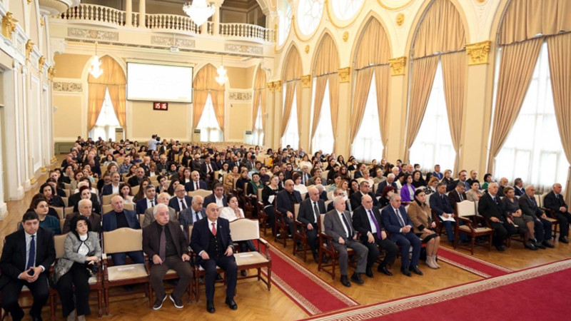 AMEA-nın Gəncə Bölməsinin sədri hesabat təqdim edib