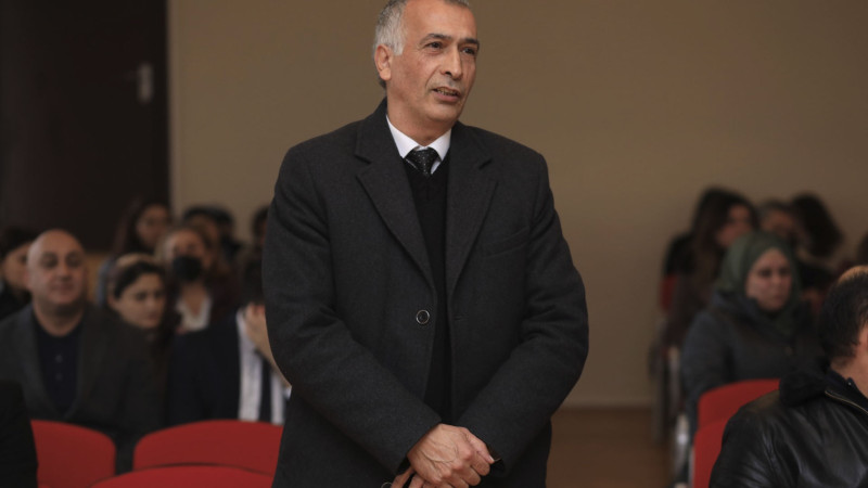 Niyazi Bayramov 14 nömrəli məktəbdə sakinləri qəbul edib