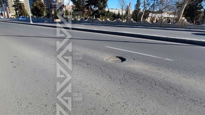 Prospektdəki lüklər avtomobillər üçün təhlükə yaradır