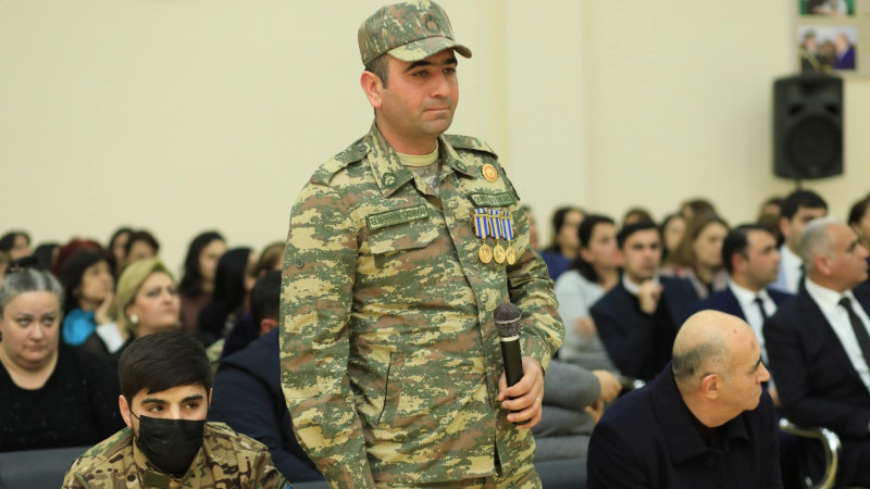 Niyazi Bayramov sakinləri narahat edən məsələləri dinləyib