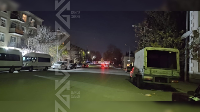 Küçələrdən biri qaranlığa qərq olub