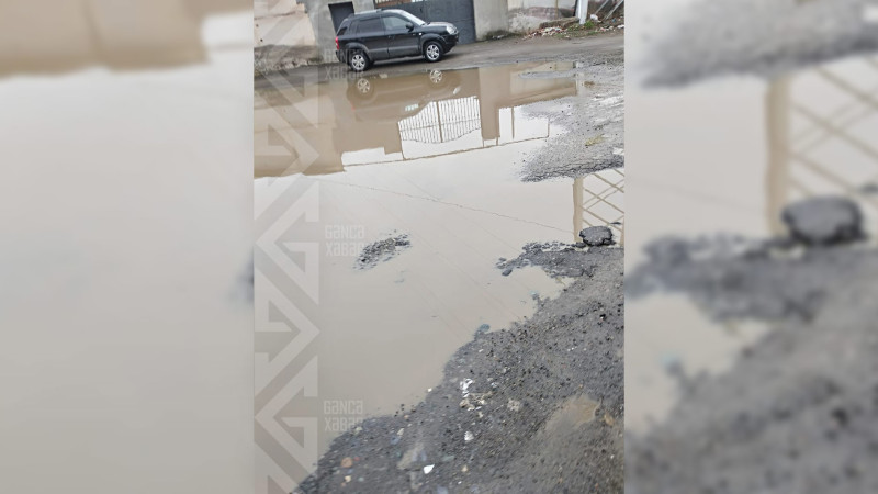 Şəhərin iki küçəsi yararsız hala düşüb