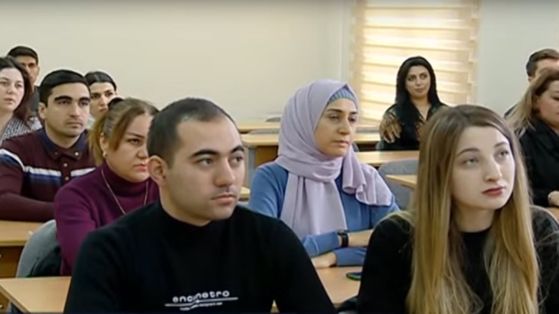 İmtahanlarda nəzarətçi olmaq istəyənlər üçün təlim keçirilir