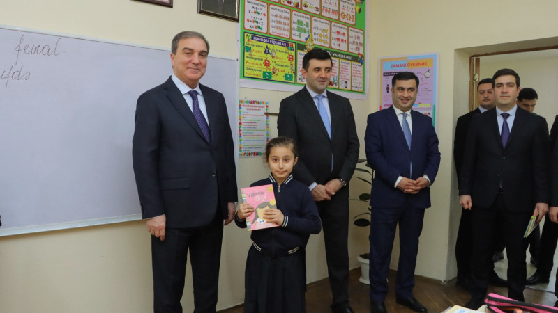 Təhsil ocaqlarında Beynəlxalq Kitab Bağışlama Günü qeyd edilib