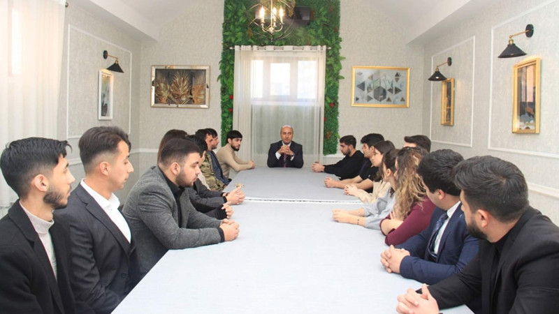 ATU-nun rektoru bir qrup gənclərlə görüşüb