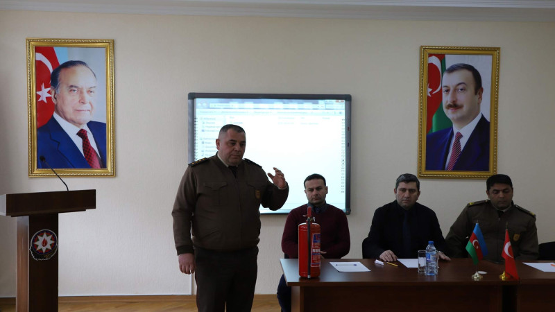 “Fövqəladə hallarla bağlı davranış qaydaları” mövzusunda təlim keçirilib