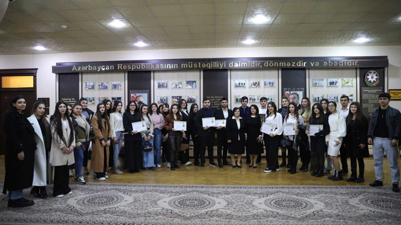 Bir qrup tələbəyə Fəxri Fərman təqdim edilib