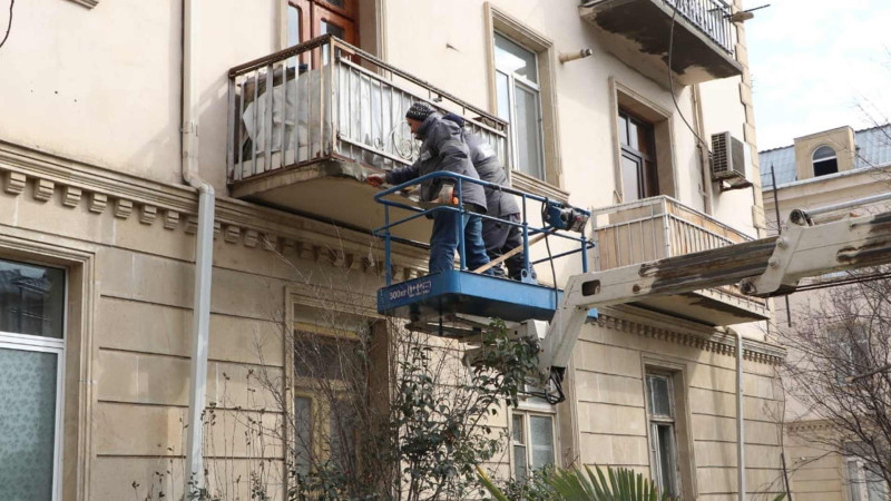 Qəzalı vəziyyətdə olan eyvanlar təmir edilib