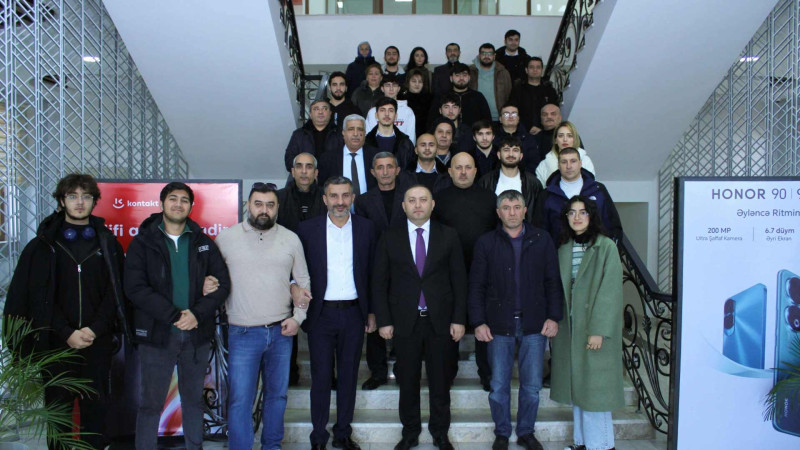 ADAU-da bir qrup tələbə və onların valideynləri ilə görüş baş tutub