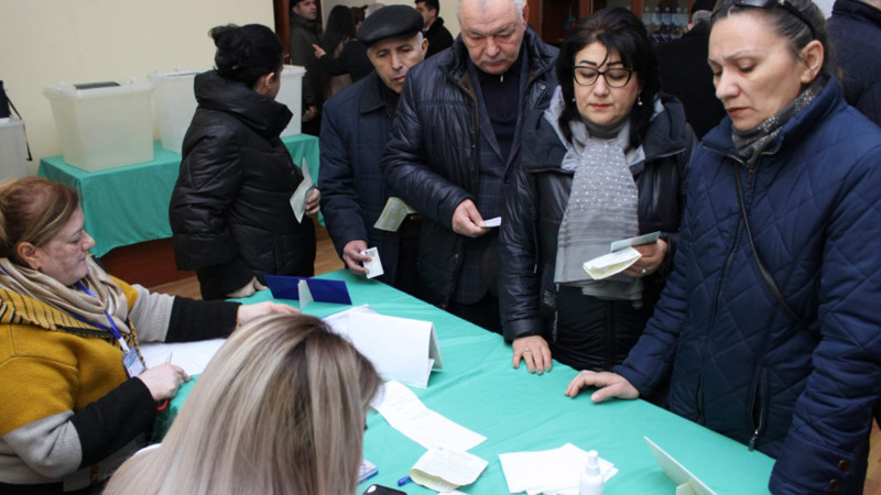 Şəhər sakinləri prezident seçkilərində fəal iştirak edirlər